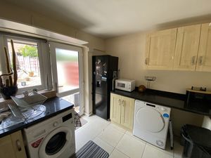 Kitchen- click for photo gallery